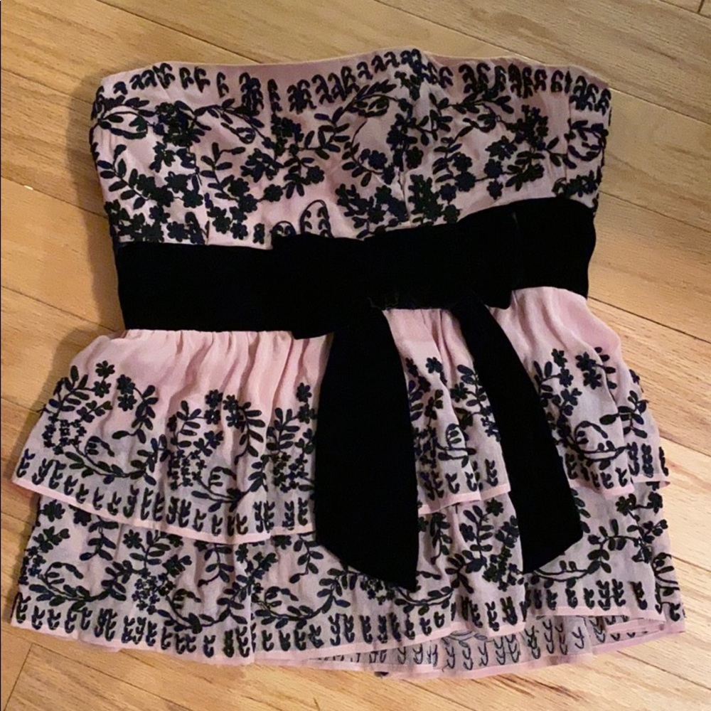 Strapless top